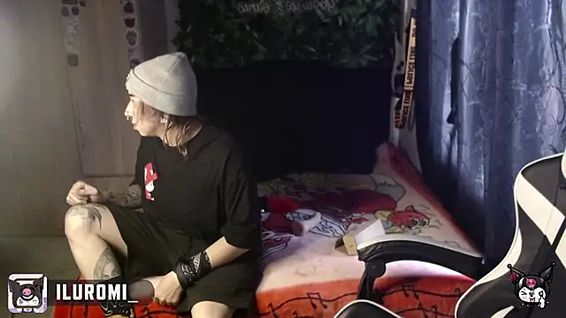 Iluromi online show from September 2025 03:39:01 PM