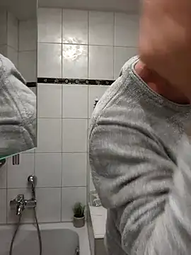 TommyTom76 online show from October 2025 08:33:01 AM