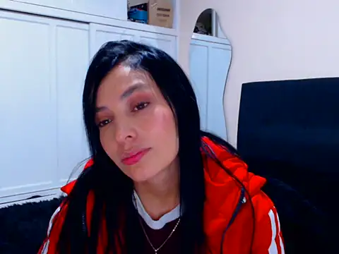 EmmaValmor online show from May 2026 04:21:02 AM
