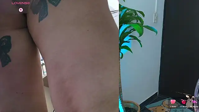 Snapshot of Hinata_21_ chatting on October 2025 05:35:02 PM Hinata 21  online show from October 2025 05:35:02 PM