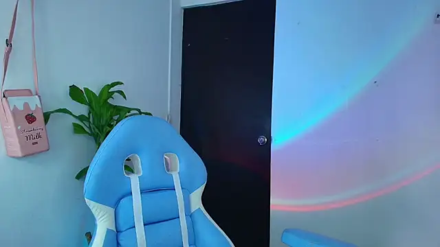 Snapshot of Hinata_21_ chatting on October 2025 05:09:02 PM Hinata 21  online show from October 2025 05:09:02 PM