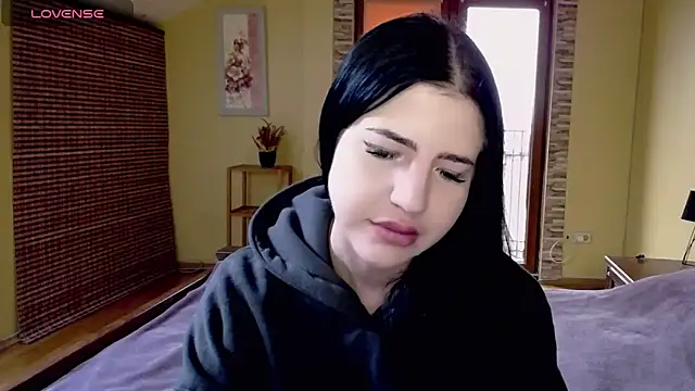 Malibu J online show from October 2025 12:04:02 PM