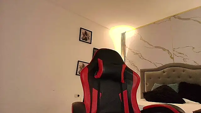 Nina Rouge7 online show from November 2025 02:43:02 PM