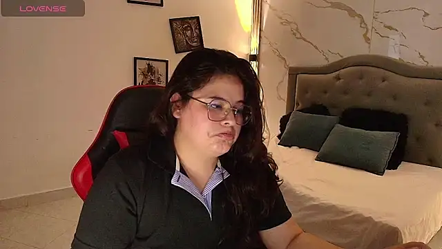 Nina Rouge7 online show from December 2025 07:09:01 PM