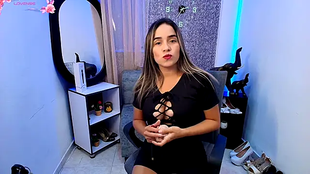 Sally Ricci online show from November 2025 01:00:02 AM