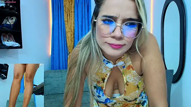 Snapshot of Sally_Ricci chatting on August 2026 07:11:01 AM Sally Ricci online show from August 2026 07:11:01 AM