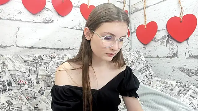 Snapshot of Shyly_Lisa chatting on October 2025 02:03:02 AM Shyly Lisa online show from October 2025 02:03:02 AM