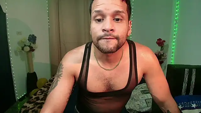 LucasGaeel online show from April 2026 12:39:01 AM