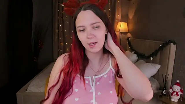 Snapshot of Monica__Queen chatting on November 2025 05:32:02 AM Monica Queen online show from November 2025 05:32:02 AM