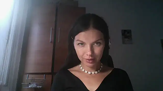 Lorivell online show from November 2025 03:22:01 PM