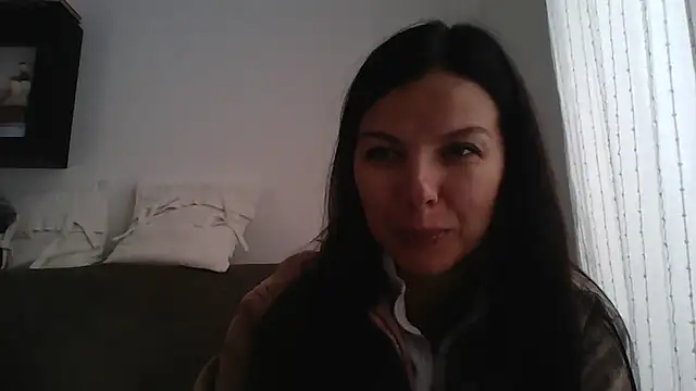 Lorivell online show from November 2025 12:41:02 PM