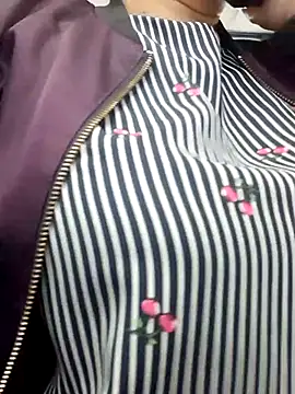 Snapshot of Kimkhaepretty chatting on November 2025 02:43:02 AM Kimkhaepretty online show from November 2025 02:43:02 AM