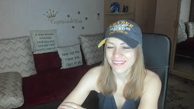 Tiffany Bates online show from November 2025 03:28:01 AM