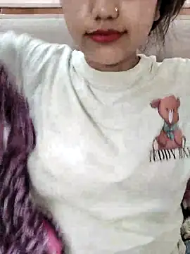 Snapshot of Miss_Rose__ chatting on April 2026 09:18:01 AM Miss Rose online show from April 2026 09:18:01 AM