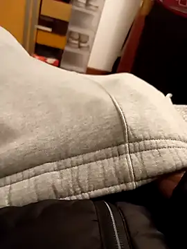 Snapshot of ruiiizz chatting on March 2026 04:07:02 AM ruiiizz online show from March 2026 04:07:02 AM