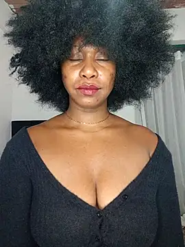 Opal S online show from November 2025 04:45:02 AM