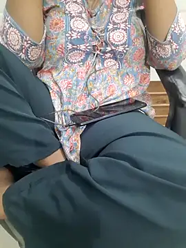 Snapshot of Minakshi_677 chatting on September 2025 05:18:02 PM Minakshi 677 online show from September 2025 05:18:02 PM