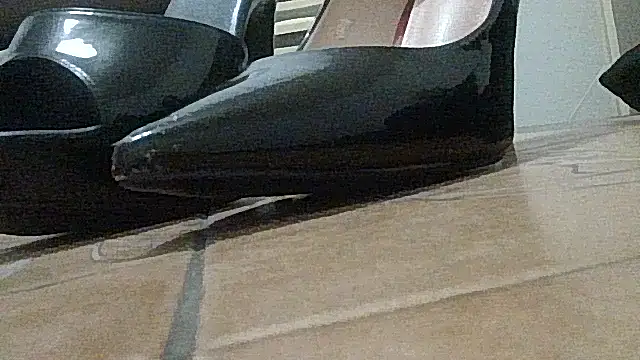 vanessadeesse online show from March 2026 05:17:01 PM