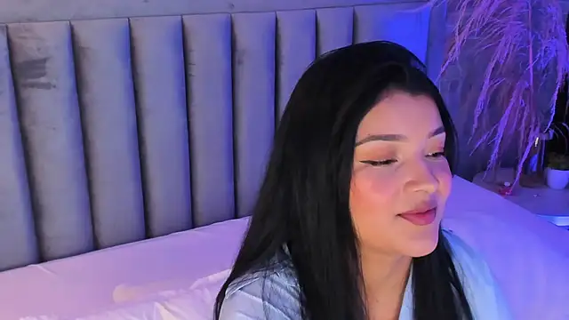 EmmaBlossom online show from September 2025 07:19:02 PM