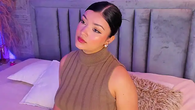 EmmaBlossom online show from October 2025 06:49:02 PM