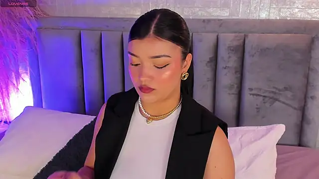 EmmaBlossom online show from October 2025 03:12:01 PM