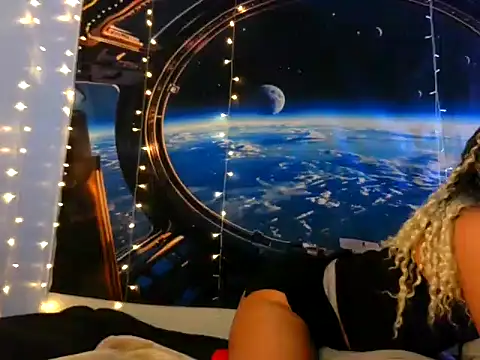 MrsToniTone online show from December 2025 05:19:02 PM