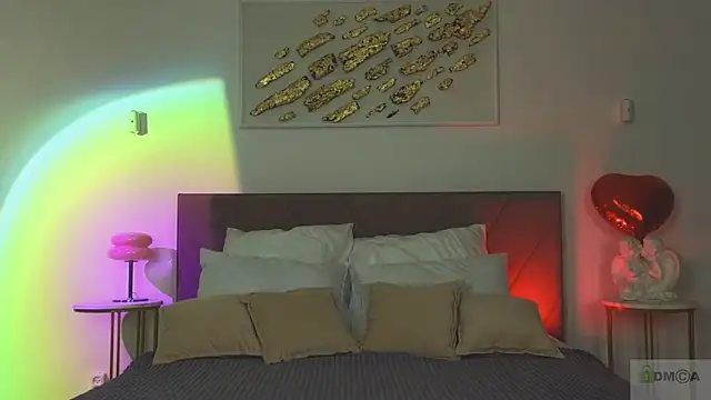 Nicole Broown  online show from February 2026 09:00:02 PM