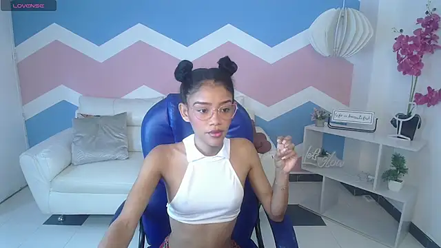 adisson petite1 online show from November 2025 01:11:02 PM