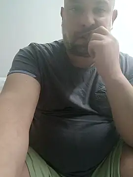 Snapshot of CristalDad chatting on October 2025 11:57:01 PM CristalDad online show from October 2025 11:57:01 PM