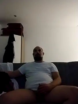 Snapshot of CristalDad chatting on October 2025 08:21:02 PM CristalDad online show from October 2025 08:21:02 PM