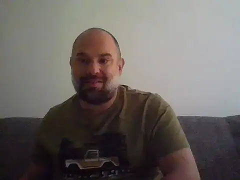 Snapshot of CristalDad chatting on October 2025 06:08:01 PM CristalDad online show from October 2025 06:08:01 PM