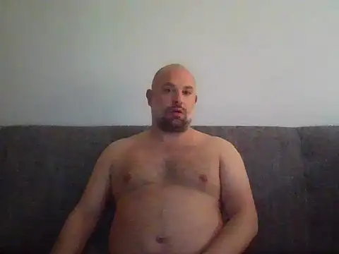 Snapshot of CristalDad chatting on October 2025 09:41:01 PM CristalDad online show from October 2025 09:41:01 PM