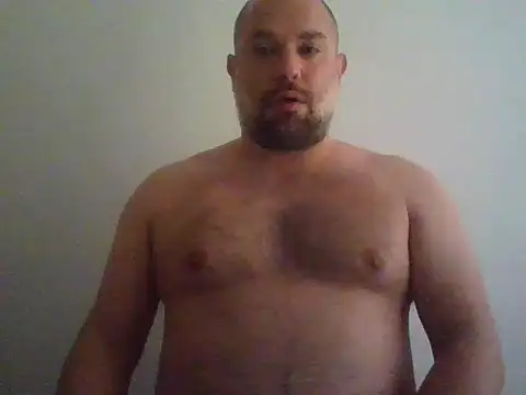 Snapshot of CristalDad chatting on November 2025 03:05:01 AM CristalDad online show from November 2025 03:05:01 AM