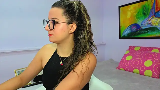 katiaa lovv online show from April 2026 12:19:02 PM