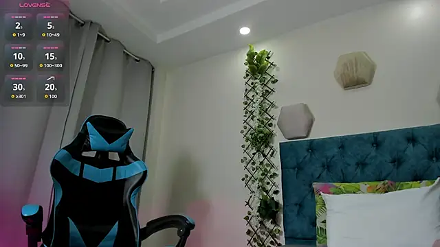 violett  rousee online show from October 2025 02:14:01 PM