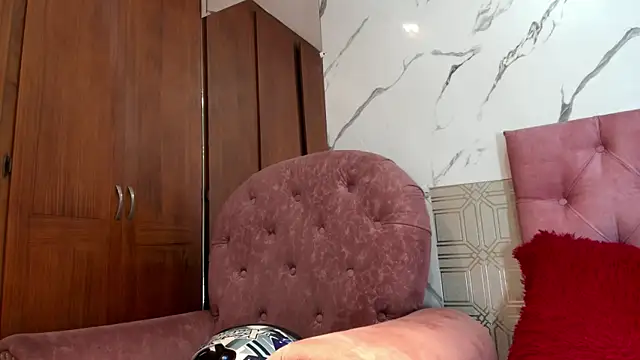 violett  rousee online show from December 2025 04:24:01 PM