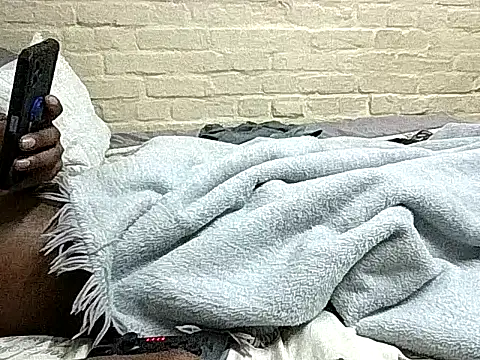 Mshayiwesinqe online show from November 2025 09:59:01 PM