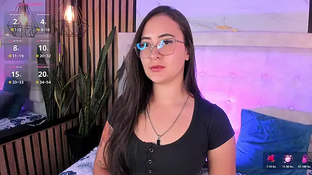 Snapshot of Honey_noir chatting on November 2025 08:30:01 PM Honey noir online show from November 2025 08:30:01 PM