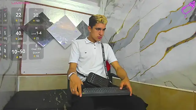 Stiben boy online show from October 2025 07:23:02 PM