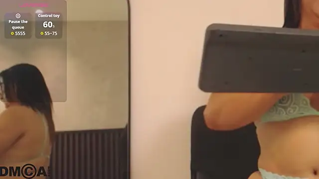 Snapshot of alahia_mellers chatting on October 2025 03:56:02 AM alahia mellers online show from October 2025 03:56:02 AM