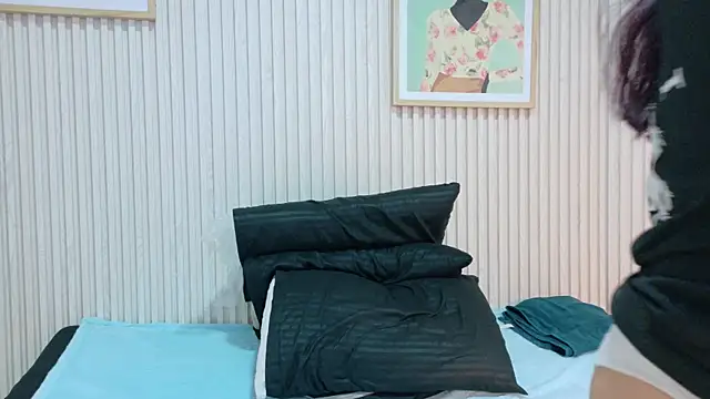 Abrilmirren online show from October 2025 11:09:01 AM