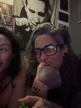 Snapshot of inkdmagz chatting on April 2026 08:59:01 AM inkdmagz online show from April 2026 08:59:01 AM