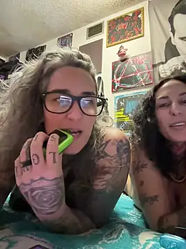 Snapshot of inkdmagz chatting on April 2026 02:06:01 AM inkdmagz online show from April 2026 02:06:01 AM