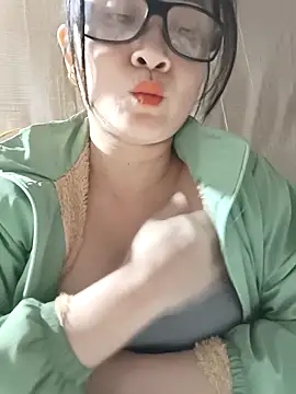 Snapshot of Paul-paul11 chatting on November 2025 01:32:02 PM Paul-paul11 online show from November 2025 01:32:02 PM