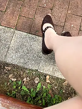 POS001 online show from November 2025 06:13:01 AM