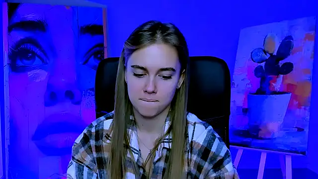 Snapshot of JuneWoods chatting on November 2025 06:30:02 AM JuneWoods online show from November 2025 06:30:02 AM