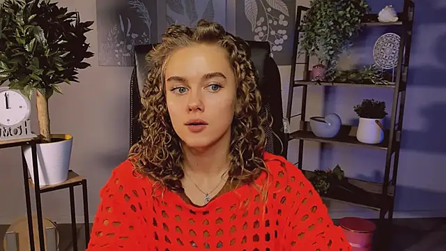 Snapshot of JuneWoods chatting on November 2025 12:15:02 PM JuneWoods online show from November 2025 12:15:02 PM