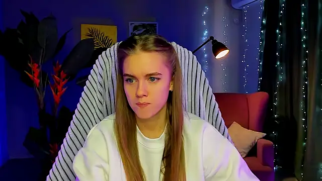 JuneWoods online show from February 2026 07:14:01 AM