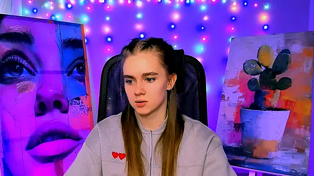 JuneWoods online show from February 2026 07:25:01 AM