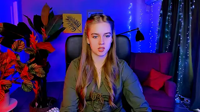 JuneWoods online show from March 2026 07:12:01 AM